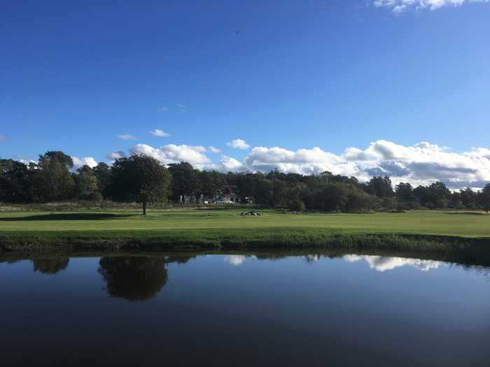 Hamnanläggning L1976 7927 RAÄ-nr Västergarn 54 1 på Kronholmens golfbana Gotland